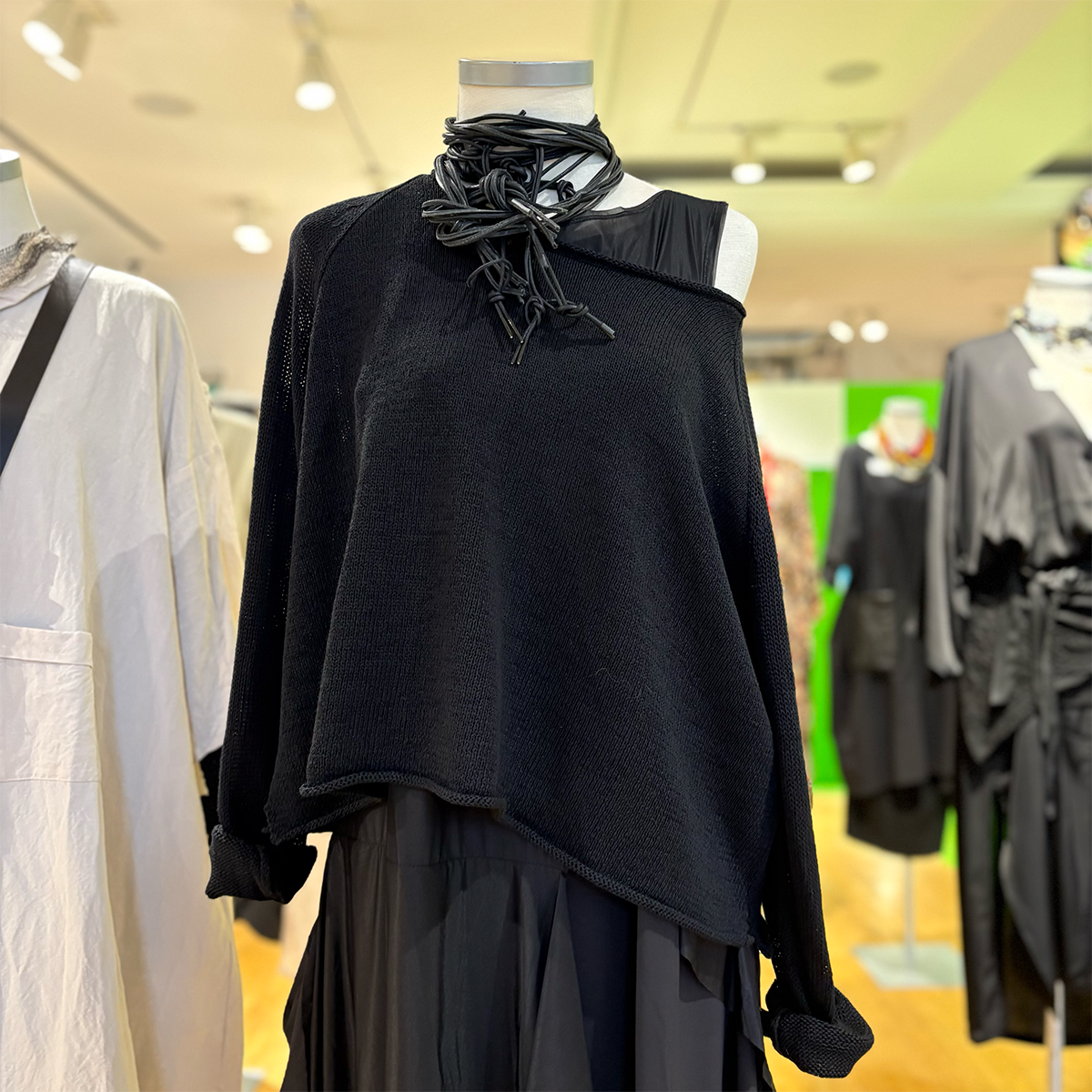 pullover rundholz frauen schwarz