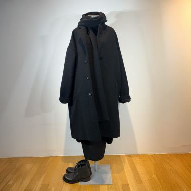 mantel andrea yaaqov